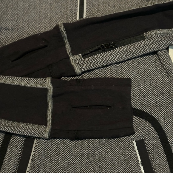 Ivivva by Lululemon Speed Seeker pullover herringbone size 6 - Picture 4 of 7